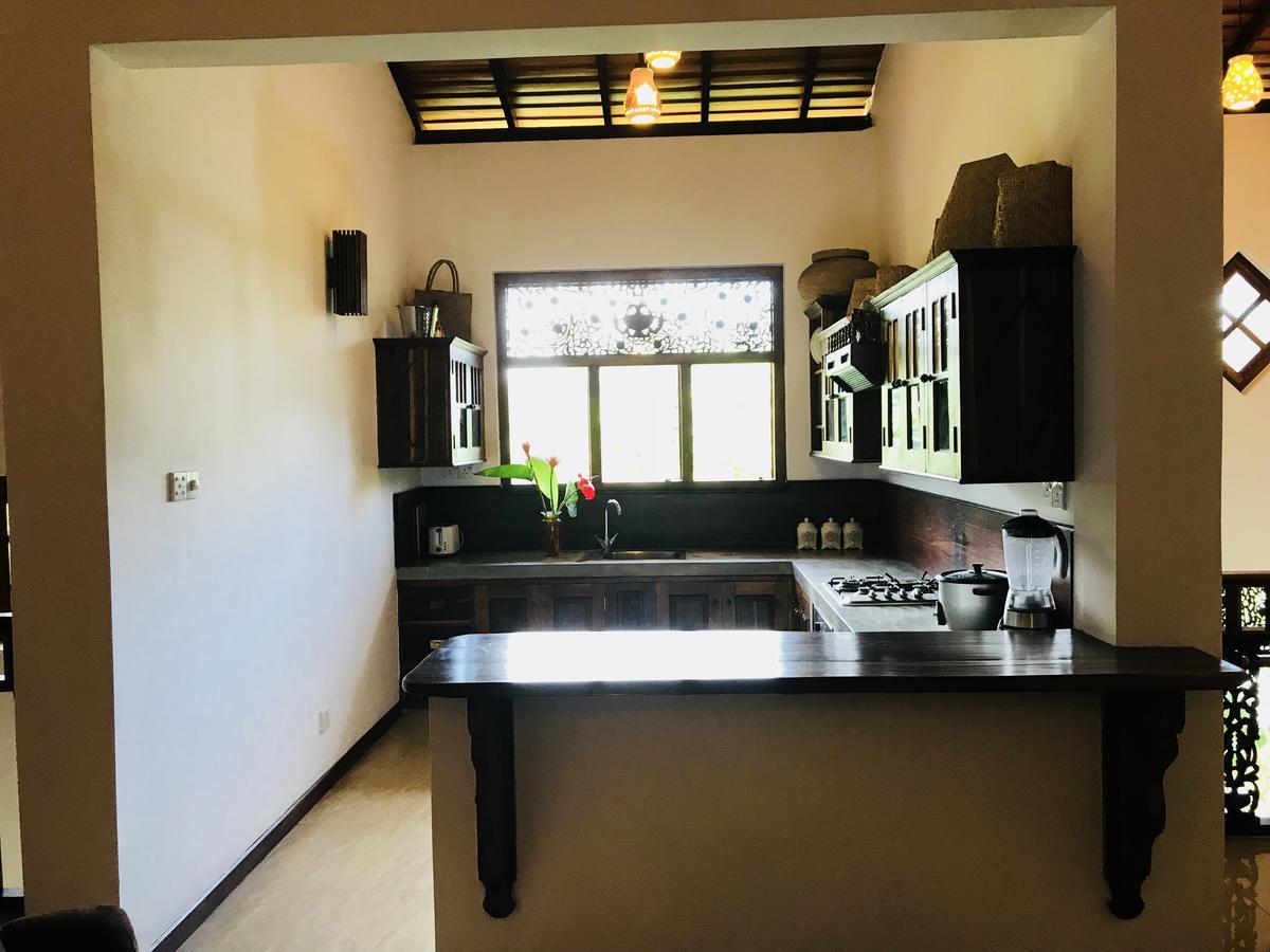 Neli Guests House Hotell Unawatuna Exteriör bild