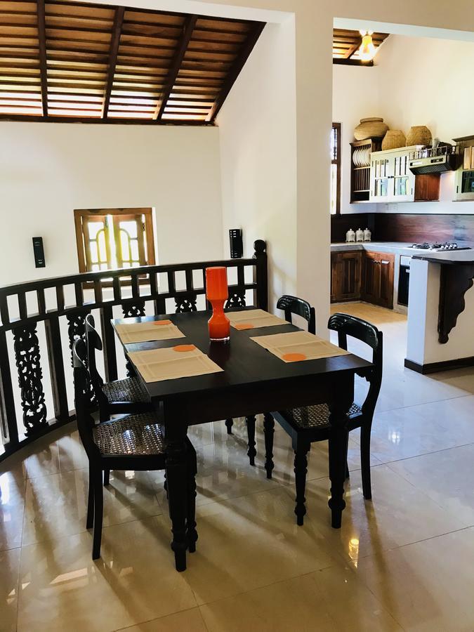 Neli Guests House Hotell Unawatuna Exteriör bild