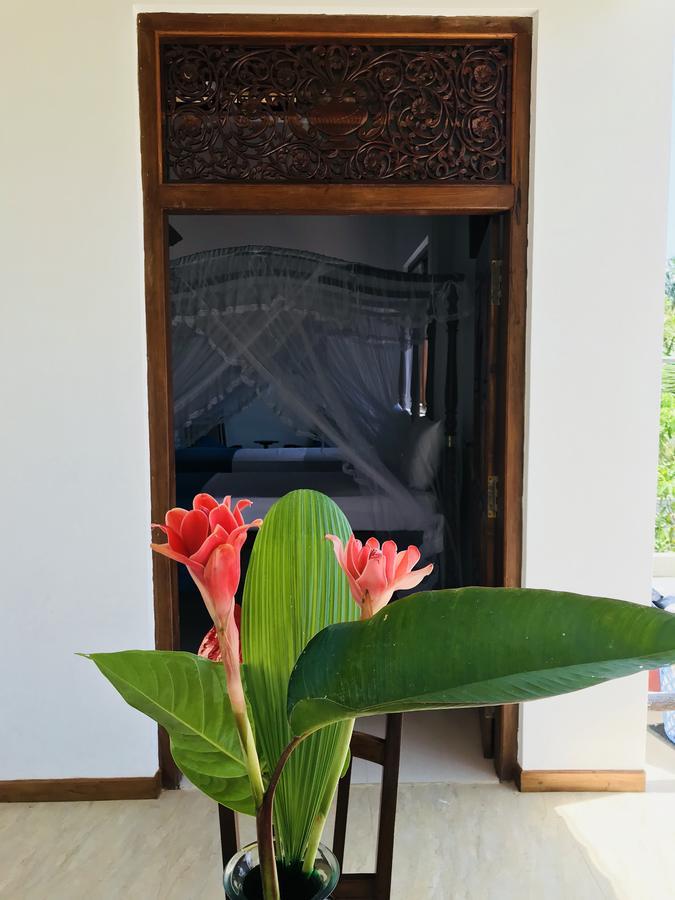 Neli Guests House Hotell Unawatuna Exteriör bild